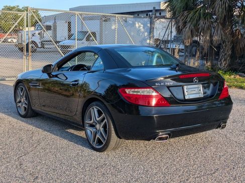 Used 2016 Mercedes-Benz SLK 300 image 6