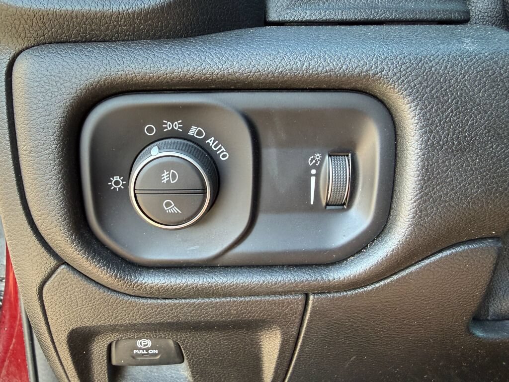 Used 2021 RAM 1500 Big Horn AWD/4WD image 30