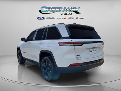 New 2025 Jeep Grand Cherokee Altitude image 5