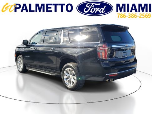 Used 2023 Chevrolet Suburban Premier image 4