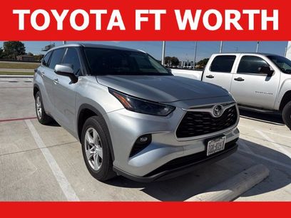 Used 2023 Toyota Highlander LE