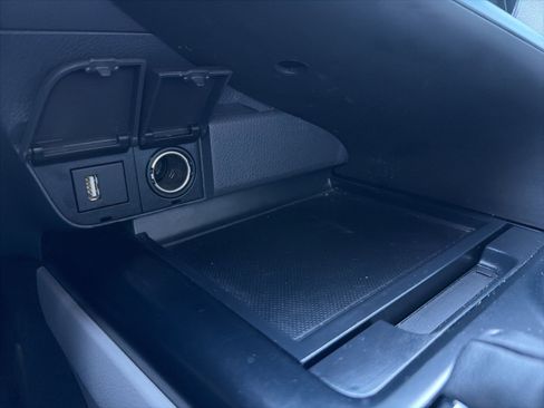 Used 2020 Toyota Camry LE image 41