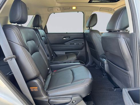 Used 2022 Nissan Pathfinder SL w/ SL Premium Package FWD image 26