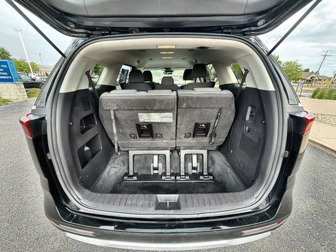 Used 2022 Kia Carnival LX FWD image 19