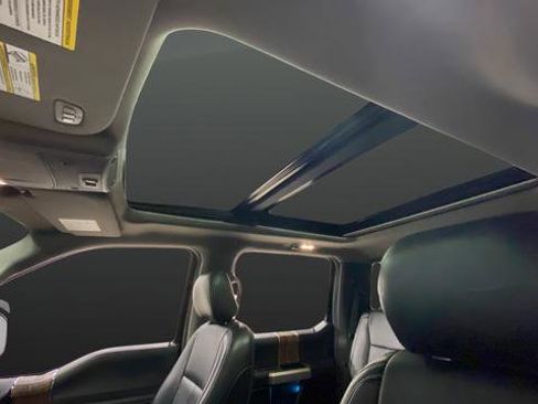 Used 2019 Ford F150 Lariat w/ Equipment Group 502A Luxury AWD/4WD image 13