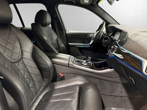 Used 2023 BMW X5 xDrive45e image 9