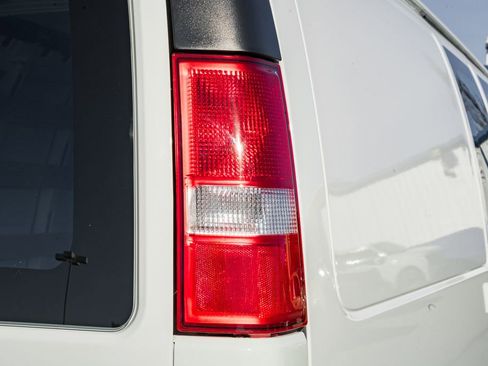 Used 2023 GMC Savana 2500 image 7