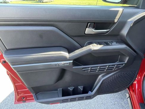 Used 2025 Toyota Tacoma TRD Sport AWD/4WD image 15