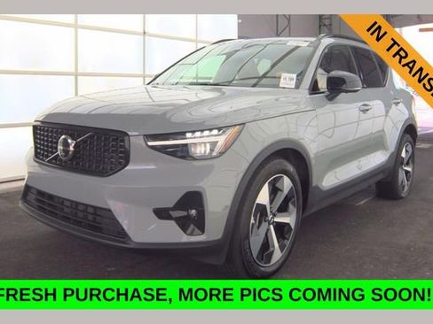 Used 2026 Volvo XC40 B5 Plus AWD/4WD image 1