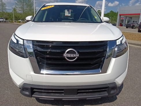 Used 2022 Nissan Pathfinder SV w/ SV Premium Package AWD/4WD image 8
