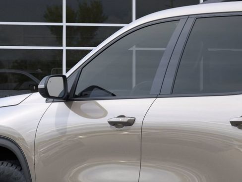 New 2027 Chevrolet Traverse Z71 w/ Enhanced Driving Package AWD/4WD image 12