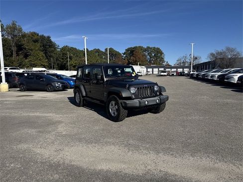 Used 2017 Jeep Wrangler Unlimited Sport image 3