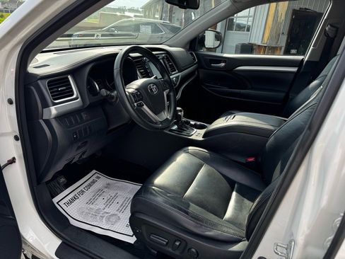 Used 2015 Toyota Highlander XLE image 11
