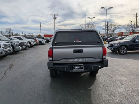 Used 2020 Toyota Tacoma SR5 image 9