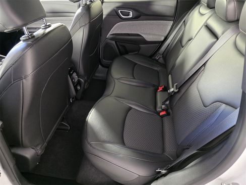 New 2026 Jeep Compass Latitude image 14