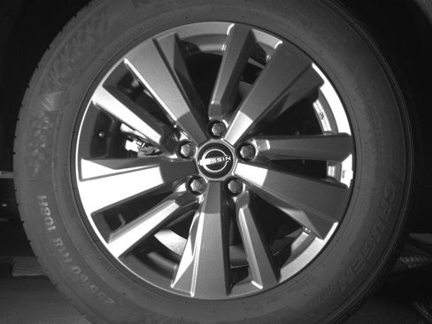 Used 2025 Nissan Pathfinder SV image 15