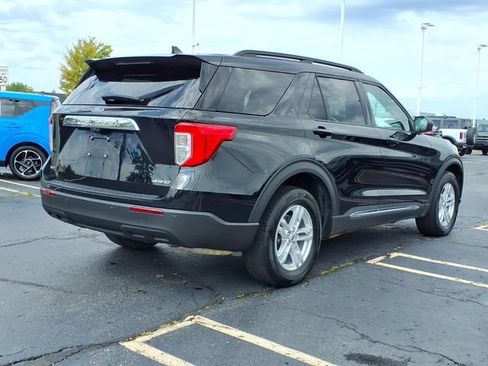 Used 2023 Ford Explorer XLT AWD/4WD image 7