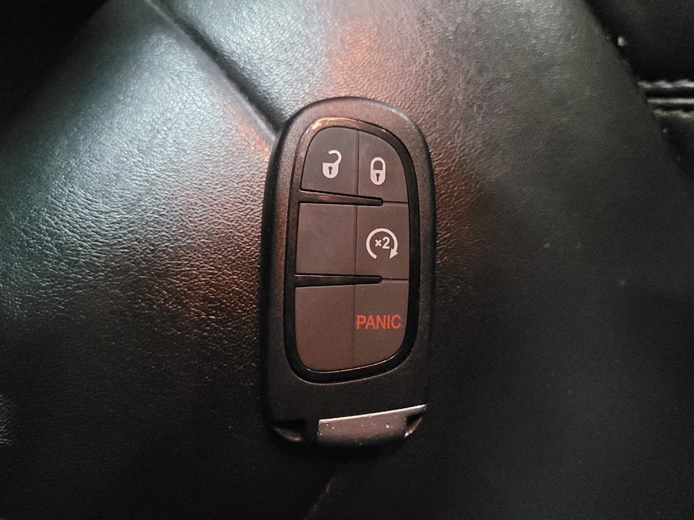 Used 2020 Jeep Cherokee Latitude Plus w/ Cold Weather Group FWD image 32