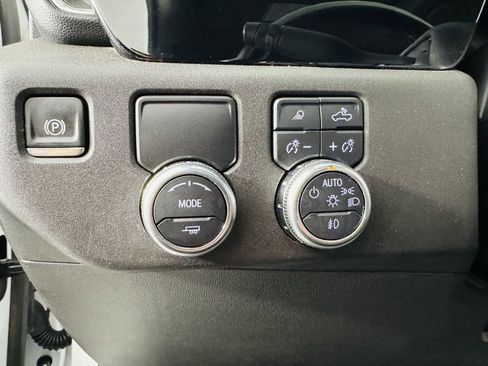 Used 2025 GMC Sierra 1500 SLT RWD image 10