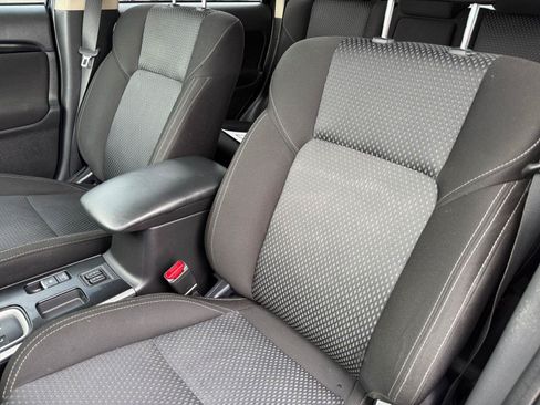 Used 2020 Mitsubishi Outlander ES FWD image 11