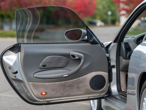 Used 1999 Porsche 911 GT3 RS image 98