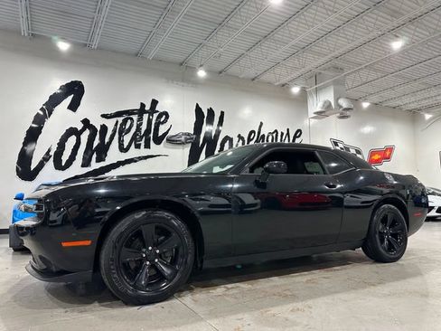 Used 2020 Dodge Challenger SXT RWD image 28