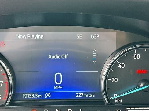 Used 2023 Ford Explorer XLT w/ Equipment Group 202A AWD/4WD image 17