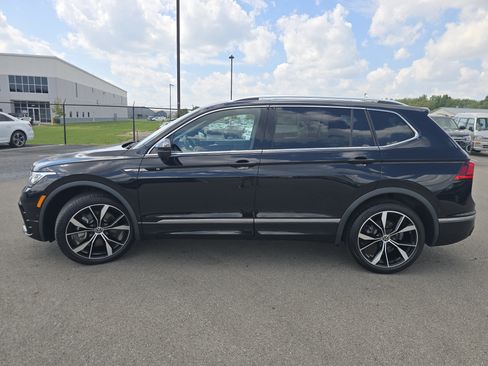Certified 2024 Volkswagen Tiguan SEL R-Line AWD/4WD image 4