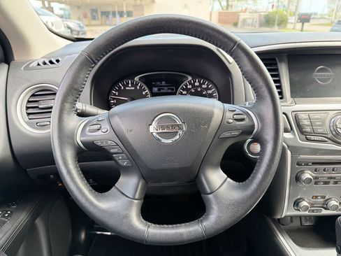 Used 2019 Nissan Pathfinder SL AWD/4WD image 28