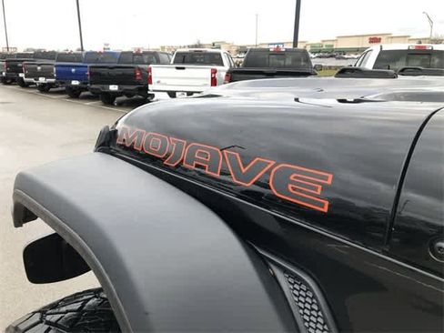 Used 2023 Jeep Gladiator Mojave image 30