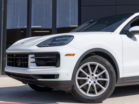 Certified 2025 Porsche Cayenne Coupe image 7