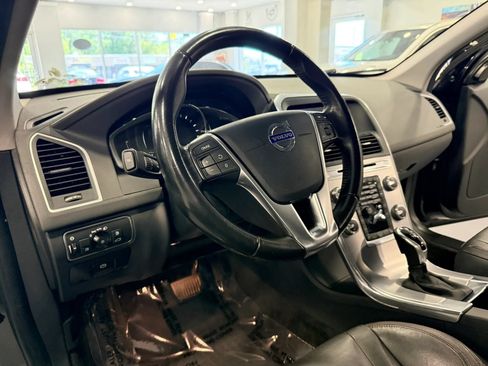 Used 2017 Volvo XC60 T6 Dynamic w/ Preferred Option Package AWD/4WD image 10