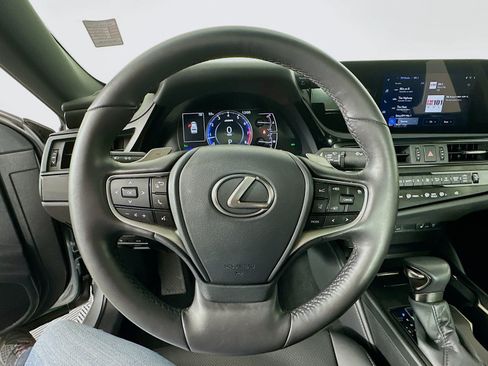Used 2024 Lexus ES 250 w/ Premium Package image 12