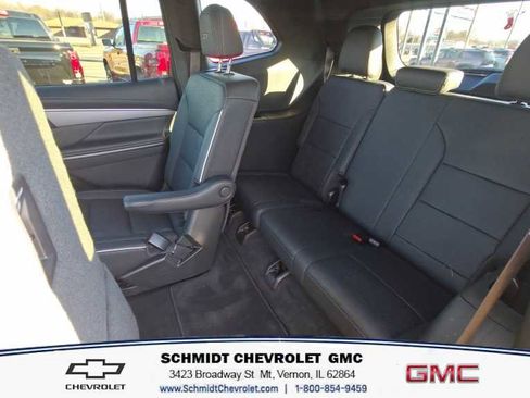 Used 2025 Buick Enclave Sport Touring image 11