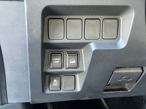 Used 2023 Nissan Frontier SV image 21