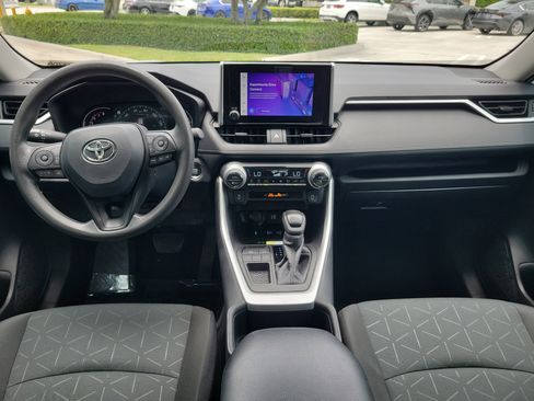 Used 2024 Toyota RAV4 XLE FWD image 17