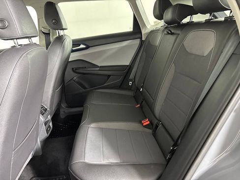 Used 2024 Volkswagen Taos SE w/ Panoramic Sunroof Package AWD/4WD image 23