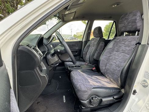 Used 2003 Honda CR-V LX image 19