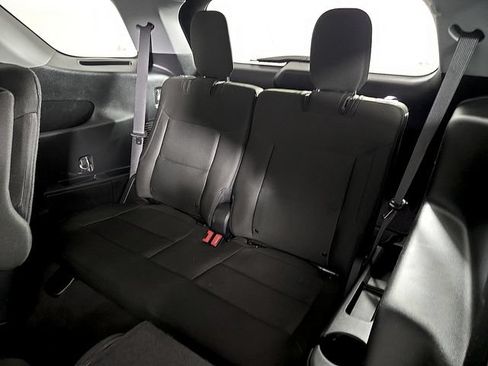 Certified 2022 Ford Explorer XLT RWD image 12