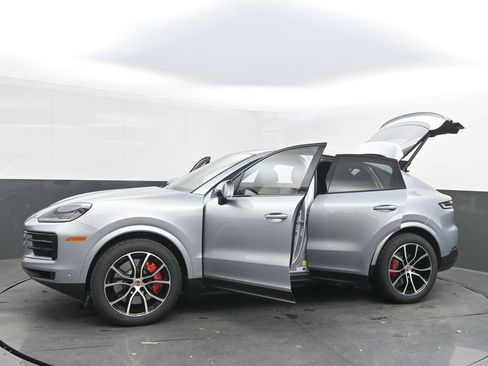 New 2026 Porsche Cayenne S image 22