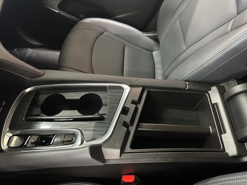 Used 2024 Buick Enclave Essence w/ Sport Touring Edition FWD image 28