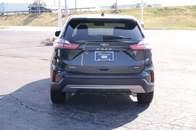 Used 2024 Ford Edge SEL w/ Convenience Package AWD/4WD image 6