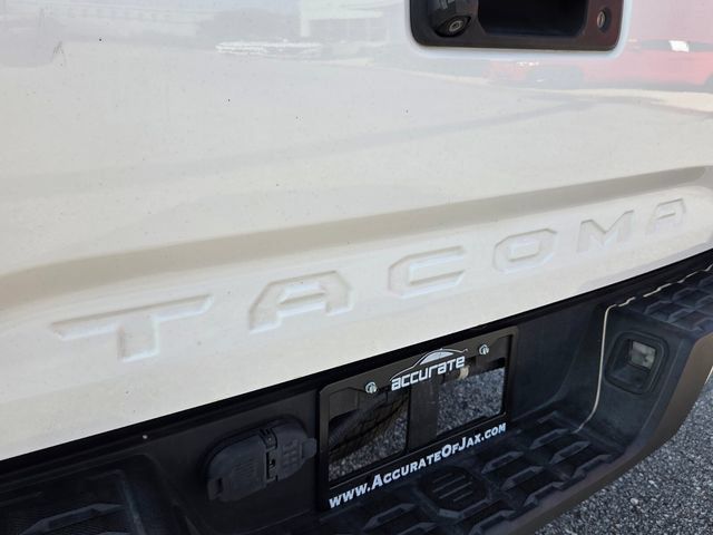 Used 2017 Toyota Tacoma SR5 w/ Tow Package RWD image 14