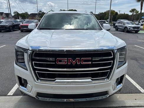 Used 2024 GMC Yukon SLT w/ SLT Luxury Package RWD image 3