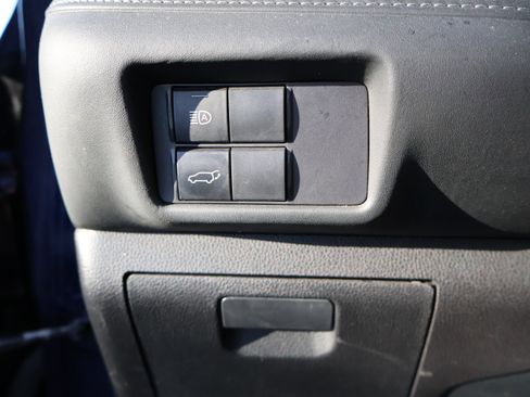 Used 2020 Toyota Highlander XLE image 35