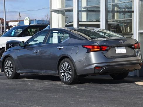 Used 2024 Nissan Altima 2.5 SV image 8