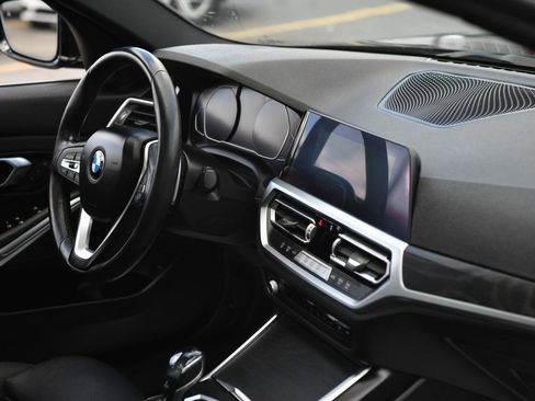 Used 2021 BMW 330i Sedan w/ Convenience Package image 16
