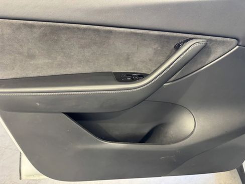 Used 2021 Tesla Model Y Long Range image 14