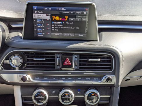 Used 2020 Genesis G70 2.0T image 23