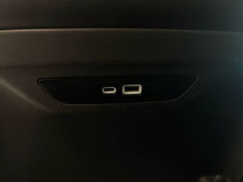 Used 2024 Chrysler Pacifica Touring-L FWD image 33